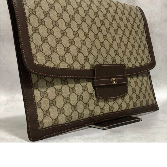 Gucci | Bags | Authentic Gucci Gg Supreme Vintage Clutch Document Case ...